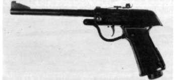 Broń sportowa i pneumatyczna Rys. 21.22. Prototyp polskiego pistoletu pneumatycznego z lat pięćdziesiątych w położeniu z odchyloną lufą miał być wykonany w zakładach Ferrum" w Szczecinie.