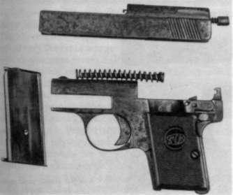 Pistolety kieszonkowe Rys. 5.4. 6,35 mm pistolet Smok model 1925 Liliput, a dostosowany do 6,35 mm naboi z pociskiem papierowym, gazowym lub też zawierającym trudno zmywalny barwnik.