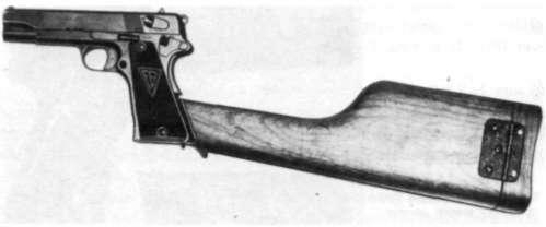 Pistolety i rewolwery Rys. 5.23. 5,6 mm pistolet Vis ze zbiorów Muzeum Wojska w Budapeszcie zainteresowanie podczas pokazu w Argentynie.