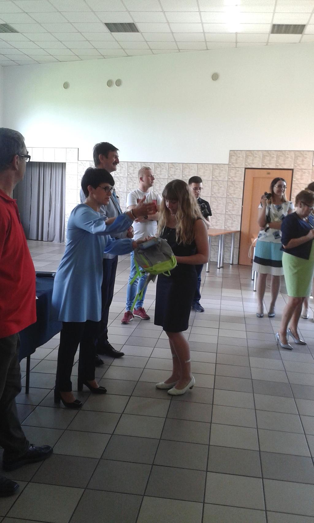 Wiktoria Krawczyk zakwalifikowała się do Międzypowiatowych Potyczek Matematycznych, które odbyły się maja w Łasku. Wiktoria zajęła III miejsce w swojej kategorii. Gratulujemy!