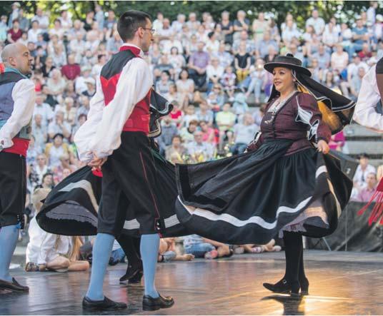 Nasze miasto reprezentowała grupa wokalno-taneczna Podlasiacy działająca w Bialskim Centrum Kultury, która w czerwcu świętowała jubileusz 25-lecia, Podlasie Zespół Pieśni i Tańca AWF oraz Biawena.