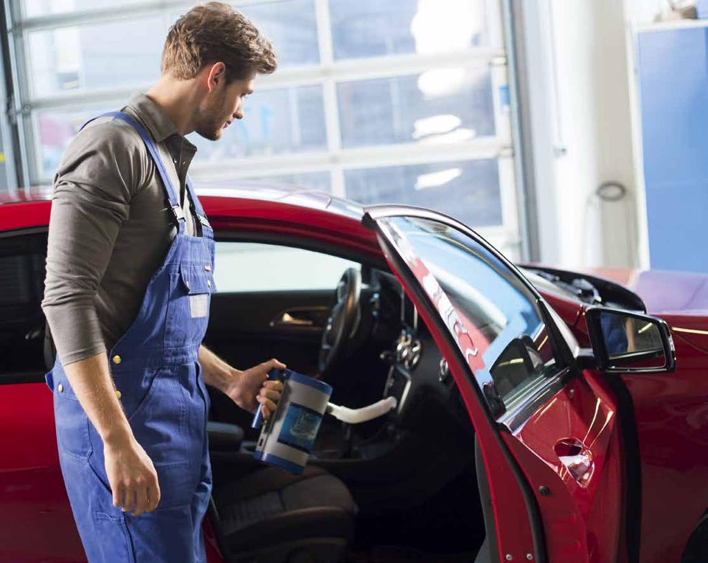 Profesjonalne czyszczenie wnętrza pojazdu Profesjonalne czyszczenie wnętrza pojazdu PROFESJONALNE CZYSZCZENIE ELIMINUJE BAKTERIE I PRZYKRE ZAPACHY W trakcie napraw używanych samochodów lub