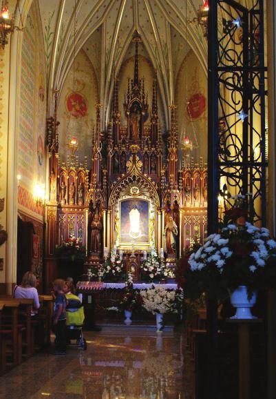 Orzeczenie władz kościelnych Wieść o objawieniach oraz niezwykłych wydarzeniach przy obrazie Matki Bożej w Płonce rozeszła się szybko. Notowano liczne uzdrowienia.