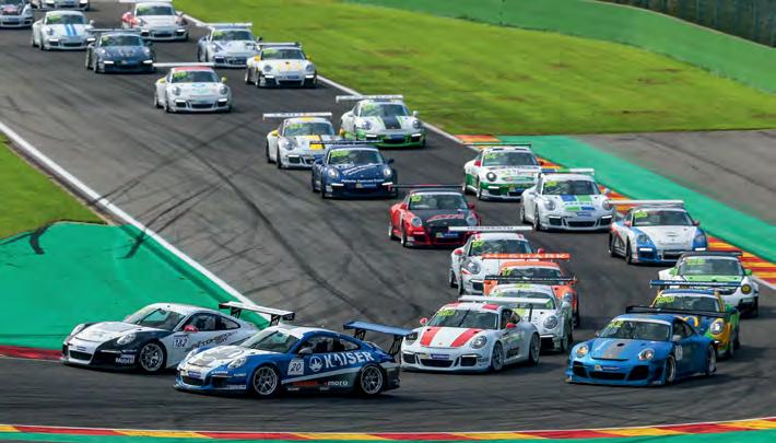 których rywalizują zarówno amatorzy, jak i profesjonaliści. Weekendy wyścigowe organizowane są na słynnych torach, takich jak m.in. Hockenheim, Nürburgring i Spa-Francorchamps.