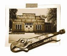 SZCZYPCE I KLUCZE Narzędzie zaciskowe Vise-Grip zostało wynalezione w 1924 roku przez kowala w małym miasteczku De Witt w stanie Nebraska.