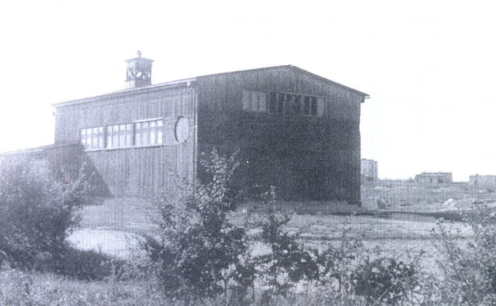 Osadzony w więzieniu w Świeciu i w Górnej Grupie, następnie w filii KL Stutthof w Nowym Porcie, w KL Stutthof i w KL Grenzdor. Jesienią 1940 r.