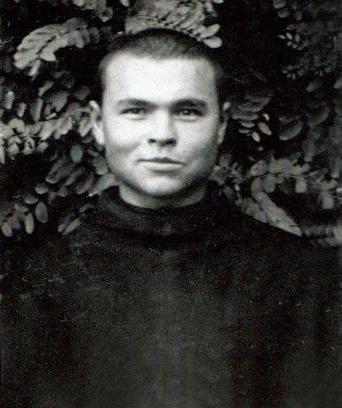 wywieziony został do KL Sachsenhausen, potem do KL Mauthausen-Gusen, gdzie został zastrzelony 12.02.1941 r. 30. o. Henryk Witold Jamróg 19.09.1912-11.11.1939 Urodził się w Leżajsku. W 1928 r.