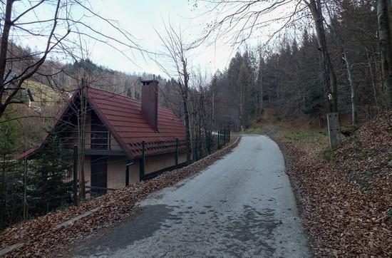 okolicznych gospodarstw Po około 30 minutach szlak zielony