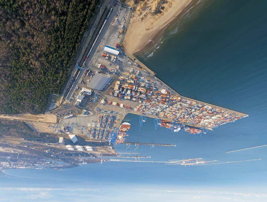 DCT Gdańsk jest największym i najszybciej rozwijającym się polskim terminalem kontenerowym oraz jedynym terminalem głębokowodnym w rejonie Morza Bałtyckiego, do którego bezpośrednio zawijają statki z
