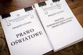 Podstawy prawne nowego ustroju szkolnego USTAWA z dnia 14 grudnia 2016 r. Prawo oświatowe USTAWA z dnia 14 grudnia 2016 r.