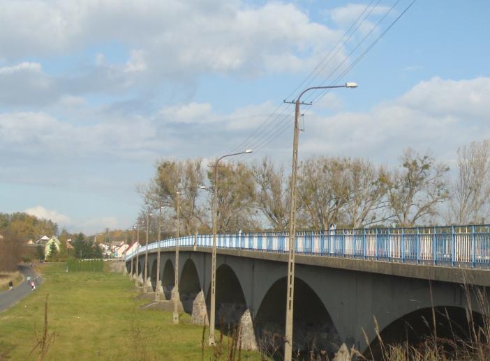 Modernizacja oświetlenia drogowego Efekty mierzalne: obniżenie kosztów zużycia energii przez urządzenia oświetleniowe zwiększenie komfortu i poczucia