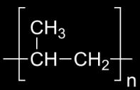 Polipropylen ma gęstość równą 0,90-0,91 g/cm3. jest otrzymywany w wyniku polimeryzacji propanu. Jest substancją lżejszą od polietylenu. Wykazuje wyższą temperaturę topnienia oraz większą wytrzymałość.