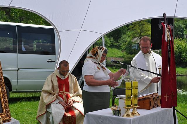 W tym czasie w Tywrowie i okolicznych wioskach o. Piotr Wróblewski przewodniczył Mszom św. na cmentarzach. Prowody to bardzo silna tradycja, zwłaszcza na Podolu.