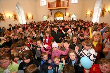 Wiwtorki liubyw najbilsze. Rozpowid pro szczodenne żyttia Joana Pawła II ( Najbardziej lubił wtorki. Opowieść o życiu codziennym Jana Pawła II ), wydanej przez KCM.