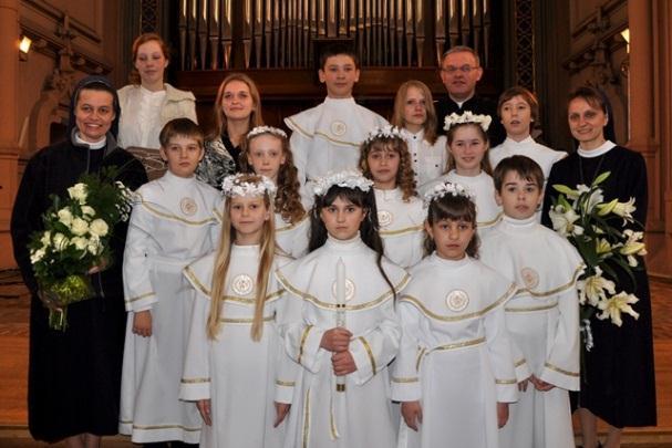 W tym roku 13 osób zjednoczyło się z Jezusem w Eucharystii po raz pierwszy.