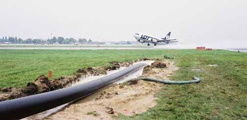 Relining długi (sliplining) rurą ciśnieniową WehoPipe Technologia ta polega na wciągnięciu rury PEHD o średnicy zewnętrznej mniejszej od rzeczywistej średnicy wewnętrznej starego przewodu z