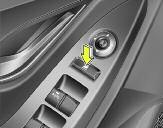 Cechy samochodu Hyundai ] UWAGA Funkcja automatycznego cofania szyby działa wyłącznie podczas automatycznego podnoszenia szyby za pomocą pociągnięcia przełącznika do oporu.