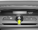 Cechy samochodu Hyundai ŚWIATłA AWARYJNE ojc060001 Systemu świateł awaryjnych należy używać w każdym przypadku, gdy zachodzi potrzeba zatrzymania pojazdu w miejscu niebezpiecznym.