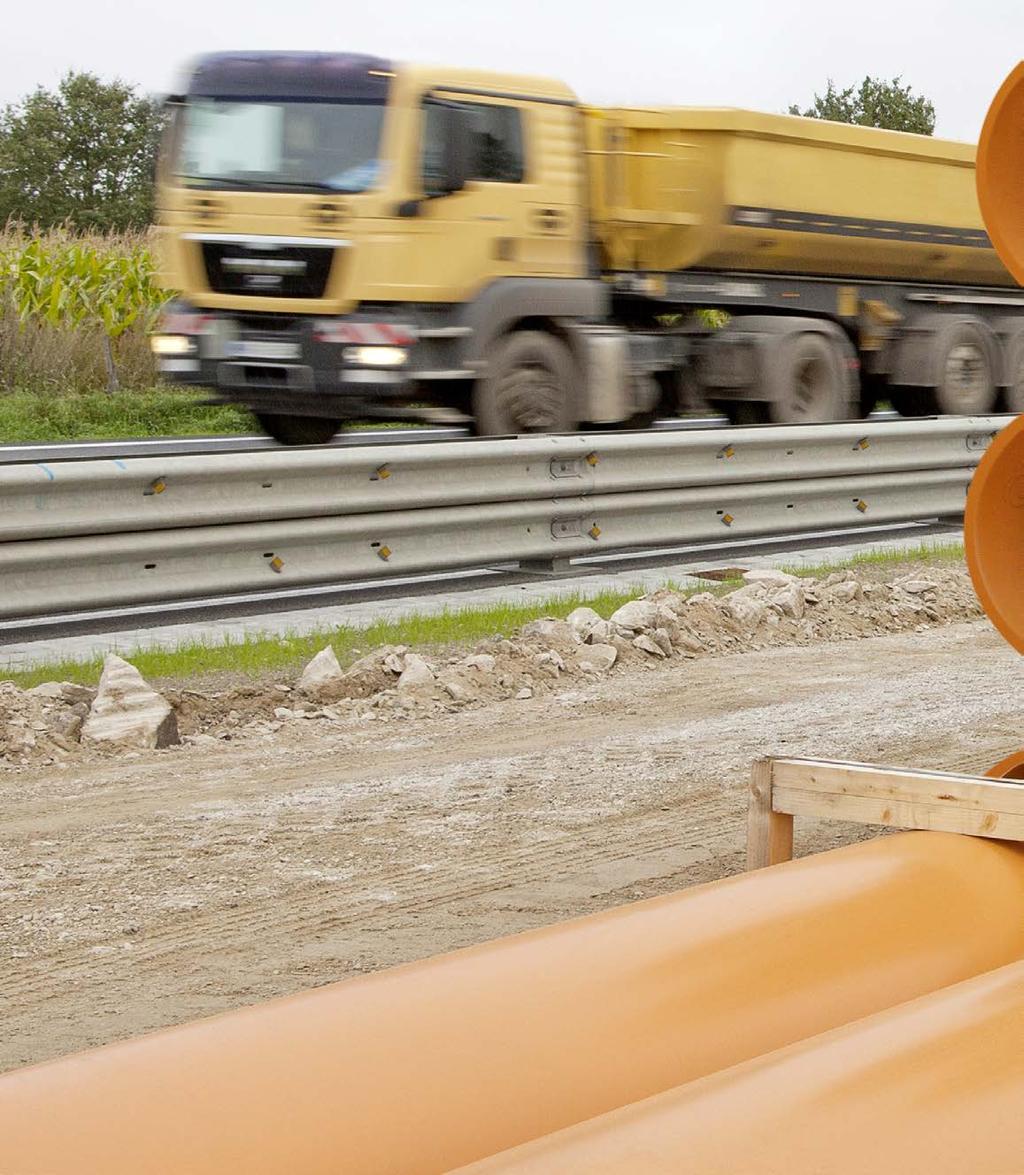 AWADUKT PP KLASA SAMA W SOBIE Najważniejsze zalety Do 250 x wyższa odporność na obciążenia dynamiczne w porównaniu do rur PP z mineralnymi wypełniaczami 1.