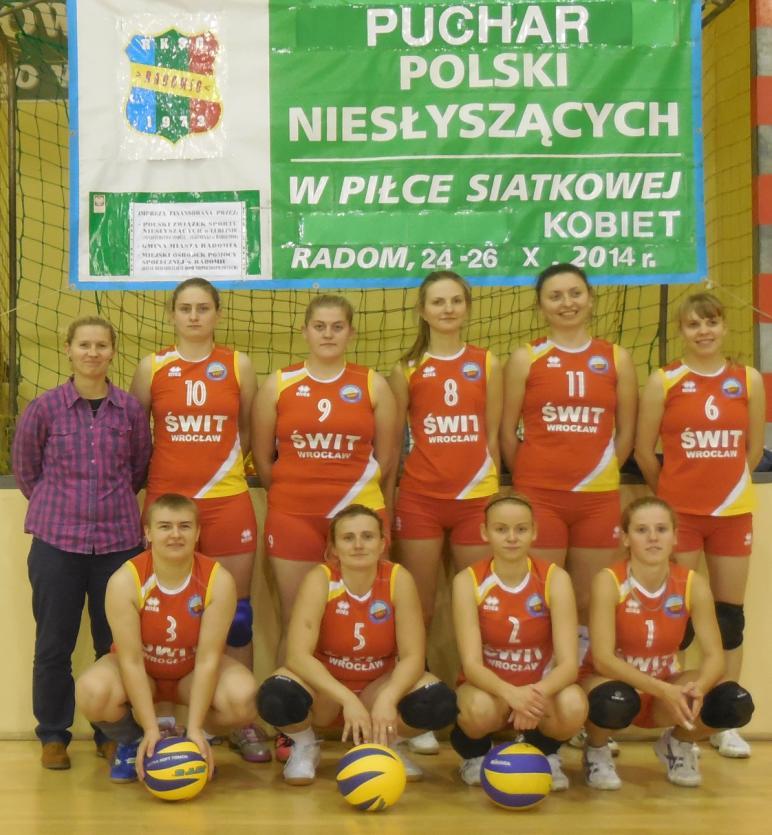 Stoją od lewej: Marta Zalewska opiekun, Karolina Przybył, Marzena Muszyńska, Maria Napora, Agata Stojanowska, Anna Dynaryńska.