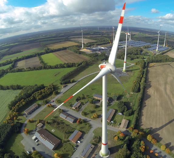 Elektrownie wiatrowe na lądzie (onshore) Zalety doświadczenie dostępność niskie koszty dostęp do