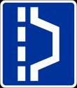 D-46 "droga wewnętrzna" oznacza początek ogólnodostępnej drogi niepublicznej; napis umieszczony na znaku wskazuje zarządcę tej drogi.