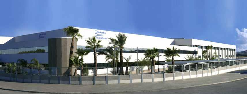 KOSTKARKI ITV to renomowany hiszpański producent kostkarek. Fabryka o powierzchni ok. 19.000 m² znajduje się w Walencji, a jej wydajność przekracza 30.000 sztuk rocznie.