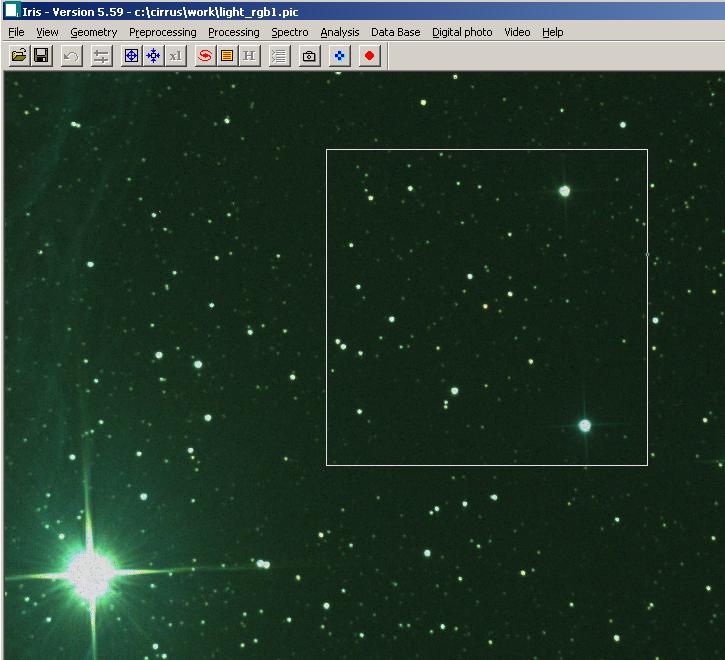 (a) Zaznaczony obszar z gwiazdami odniesienia (b) Okno Stellar Registartion Jeżeli Iris zwróci błąd lub zdjęcia było robione kilkoma różnymi teleskopami to radzę wybrać opcję Global matching i