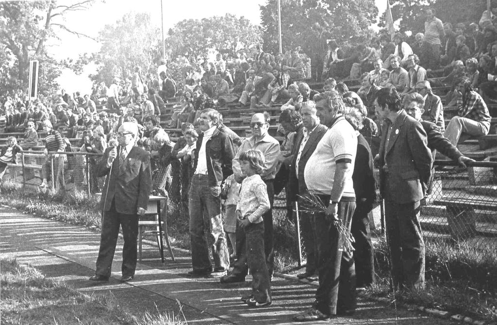 Tadeusz Chrulski nauczyciel wf w Łapach był jednocześnie trenerem tamtejszych