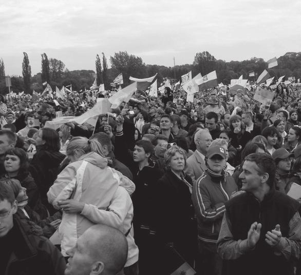 Wydarzenia Benedykt XVI w Polsce Za znaczącą wizytę można chyba uznać podróż Benedykta XVI do Oświęcimia. Budziła ona zainteresowanie całego świata.