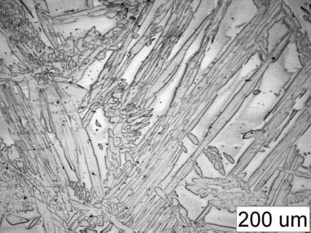 S. 642 HUTNIK-WIADOMOŚCI HUTNICZE Nr 8 Materiał i metodyka badań. W pierwszym etapie badano pięć wytopów laboratoryjnych o zróżnicowanej relacji C Mn Al.