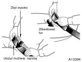 W przypadku zauwa enia jakichkolwiek nieprawid owoêci funkcjonowania pasa bezpieczeƒstwa, nale y niezw ocznie skontaktowaç si z Autoryzowanà Stacjà Dealerskà Toyoty.