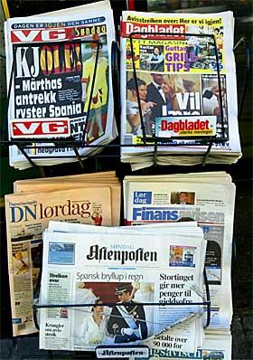 Prasa 217 tytułów gazet. większość ma mały nakład: (od 2-5 tys. egz.) 3 największe gazety to: - VG 343 000 egz. - Aftenposten 252 000 egz.