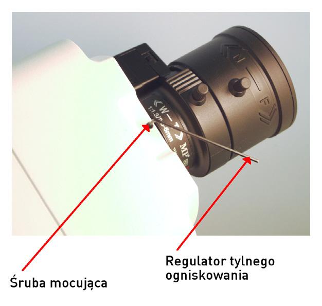 Jak regulować tylne ogniskowanie: Krok 1: Ustawić kamerę w stabilnym mocowaniu, z obrazem testowym lub obiektem odległym co najmniej 75 stóp (23 metry) (lub tak daleko jak to możliwe).