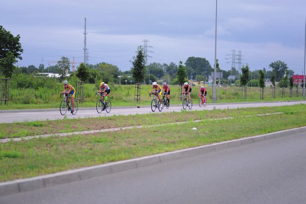 niesprawnym rowerem, wprowadzenie rowerów do strefy zmian możliwe jest w sobotę (15.07.