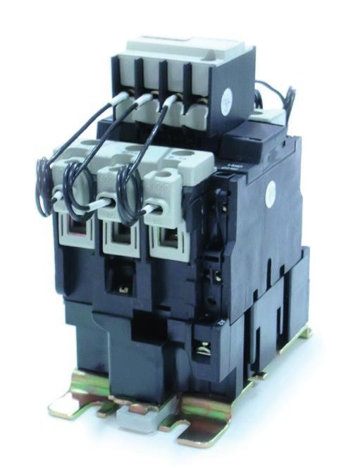 STYCZNIKI TRÓJFAZOWE TYPU CSC 690 60 kar Styczniki typu CSC służą do załączania trójfazowych kondensatorów niskich napięć w bateriach kondensatorów.