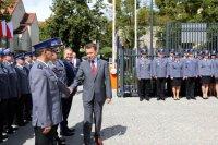 Następnie nastąpiło wręczenie kujawsko-pomorskim policjantom i pracownikom policji odznaczeń i medali, a także nominacji na wyższe stopnie służbowe, którego dokonali Minister Spraw Wewnętrznych i