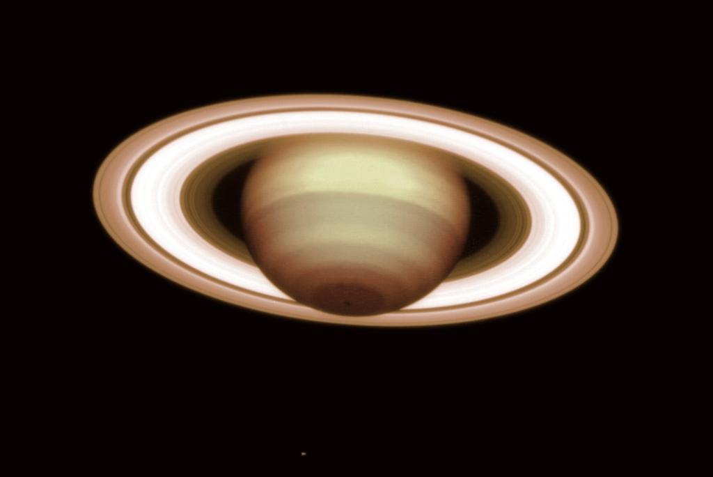 Saturn sfotografowany z odległości 1,2 mln km teleskopem VLT za pomocą VLT NAOS-CONICA Adaptive Optics instrument Źródło: ESO KWIECIEŃ 2012 1 2 3 4 5 6 M 7 8 9 10 11 12 13 14 15 16 17 18 19 20 21 M