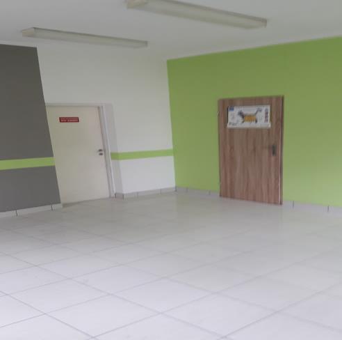 (WC) o powierzchniach: 1,35 m 2,1,60 m 2 Wejście do lokalu odbywa