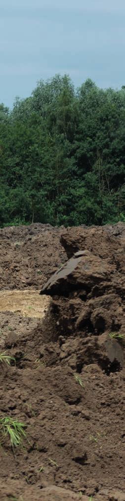 ZOPTYMALIZOWANE WYPOSAŻENIE ROBOCZE Lemiesze Komatsu Komatsu stosuje lemiesze o konstrukcji skrzynkowej odznaczające się najwyższą odpornością na uszkodzenie przy małej masie własnej, co ma korzystny