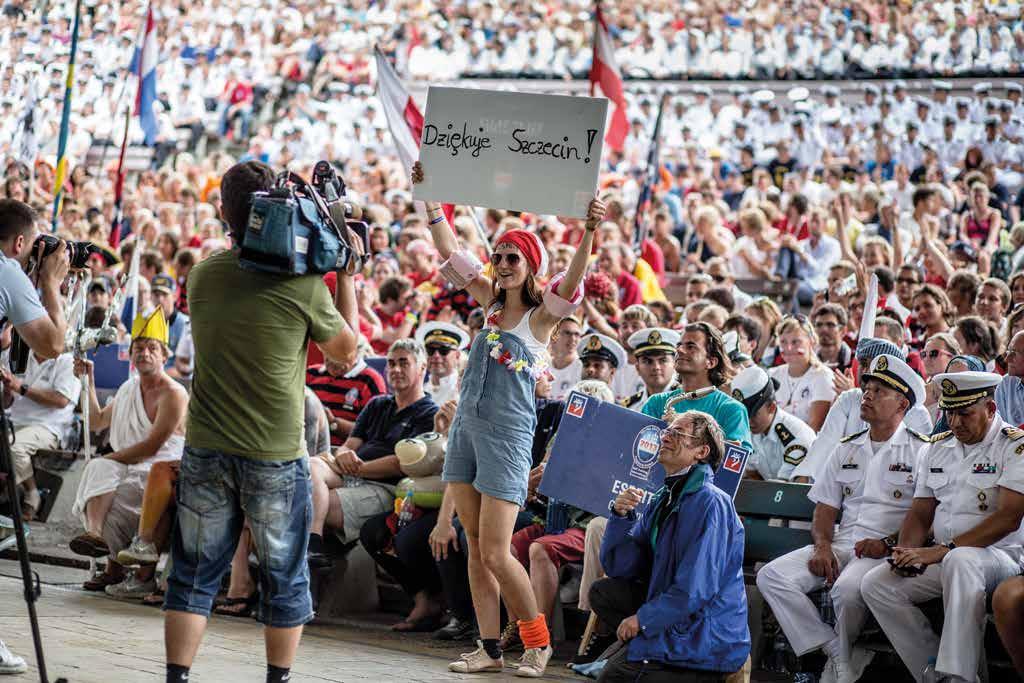 Coś więcej, niż tylko nauka żeglarstwa Regaty The Tall Ships Races skierowane są do młodzieży od 16. do 25. roku życia.