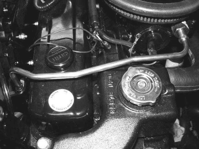 UWAGA Rozdził 4 - Konserwcj Powietrze uwięzione w zmkniętym ukłdzie chłodzeni może doprowdzić do przegrzni silnik, co grozi uszkodzeniem silnik.