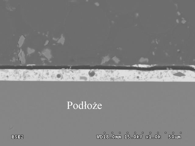 8.2 Skaningowa mikroskopia elektronowa Wszystkie badane próbki charakteryzowały się bardzo dobrym połączeniem szkliwa z szkliwem bazowym.