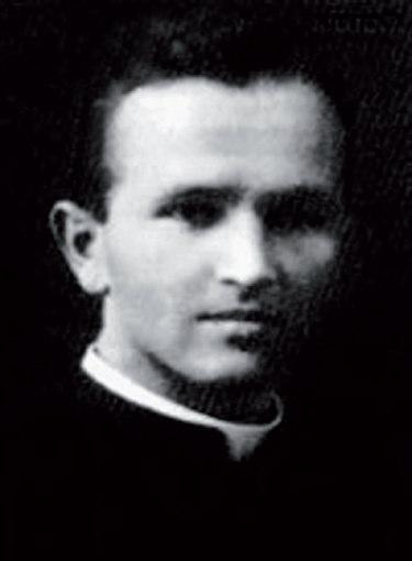 30 29/ ks. Brunon Olkiewicz 28.03.1909-11.11.1939 Święcenia kapłańskie przyjął w Pelplinie 17 grudnia 1932 r. W 1937 r. został proboszczem parafii św. Andrzeja Boboli.