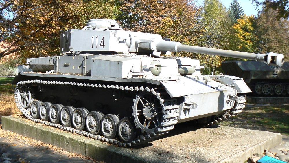 org) Photo 2. Tank Panzerkampfwagen IV Ausf. J (photo wikipedia.