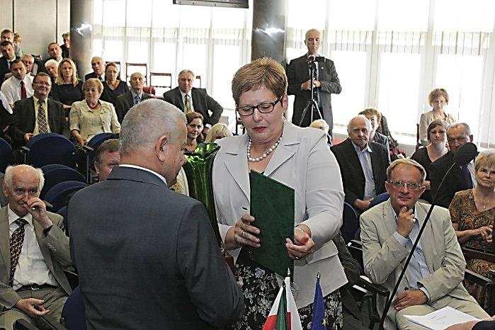 Dyrektor podkreślił znaczenie dorobku naukowego i wdrożeniowego Profesora, którego przedmiotem było i jest bydło mleczne i mięsne oraz jego genetyczne doskonalenie.