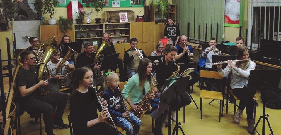 ROZMAITOŚCI MUZYKA ŁAGODZI OBYCZAJE Dobrze jest pomagać tym, którzy wiedzą, czego chcą, tylko brakuje im trochę na start.