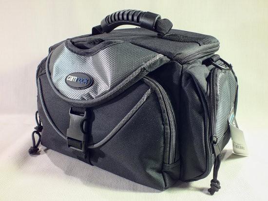 Komora główna torby X41 City została wyposażona w dwie przesuwne (za pomocą rzepów) przegródki, które można również w razie konieczności