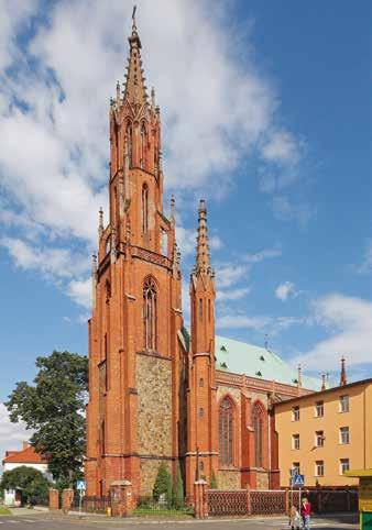 Wybudowany według planów monachijskiego architekta Johanna Evangelisty Marggraffa (1830 1917) gmach otrzymał wezwanie Trójcy Świętej.