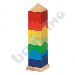 66. Drewniana wieża z kolorowymi